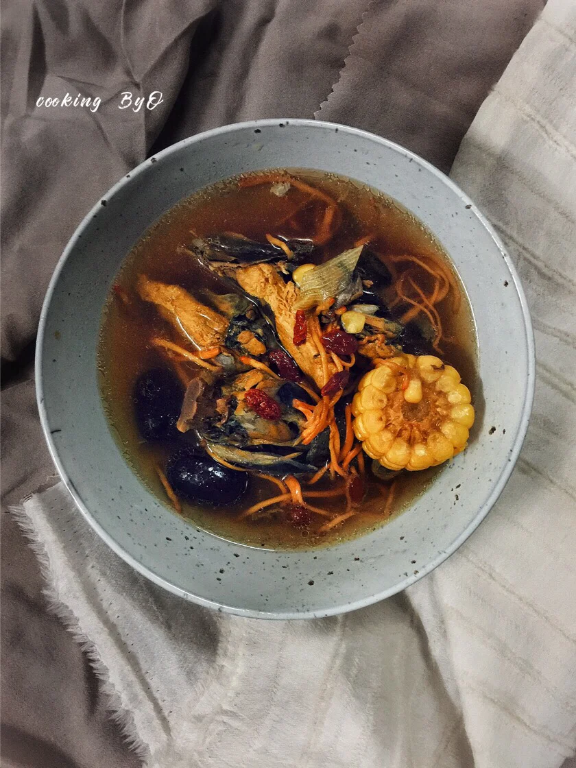 满满幸福感—乌鸡虫草汤🥣