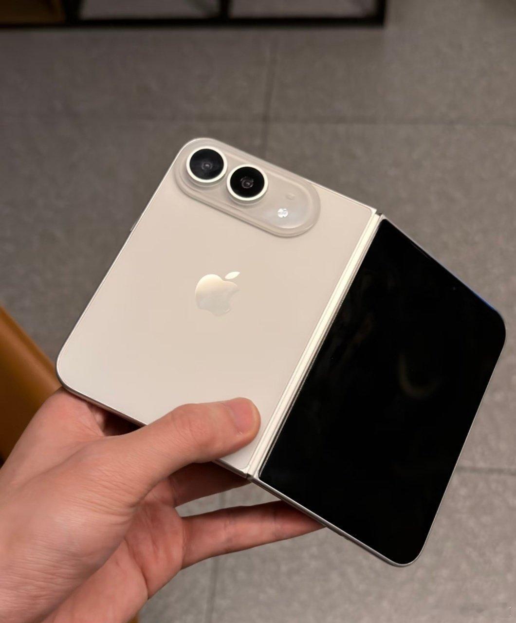 #iPhoneDuo或带火华为PuraXMax#刷到iPhoneDuo一发售华为Pura X Max销量环比涨了76%，一点不意外。这几年华为闷头搞研发，铰链、屏幕、影像都打磨得挺到位，而且现货不用等，想尝鲜阔折叠直接就能上手，不用对着预售页面干瞪眼[融化] ​