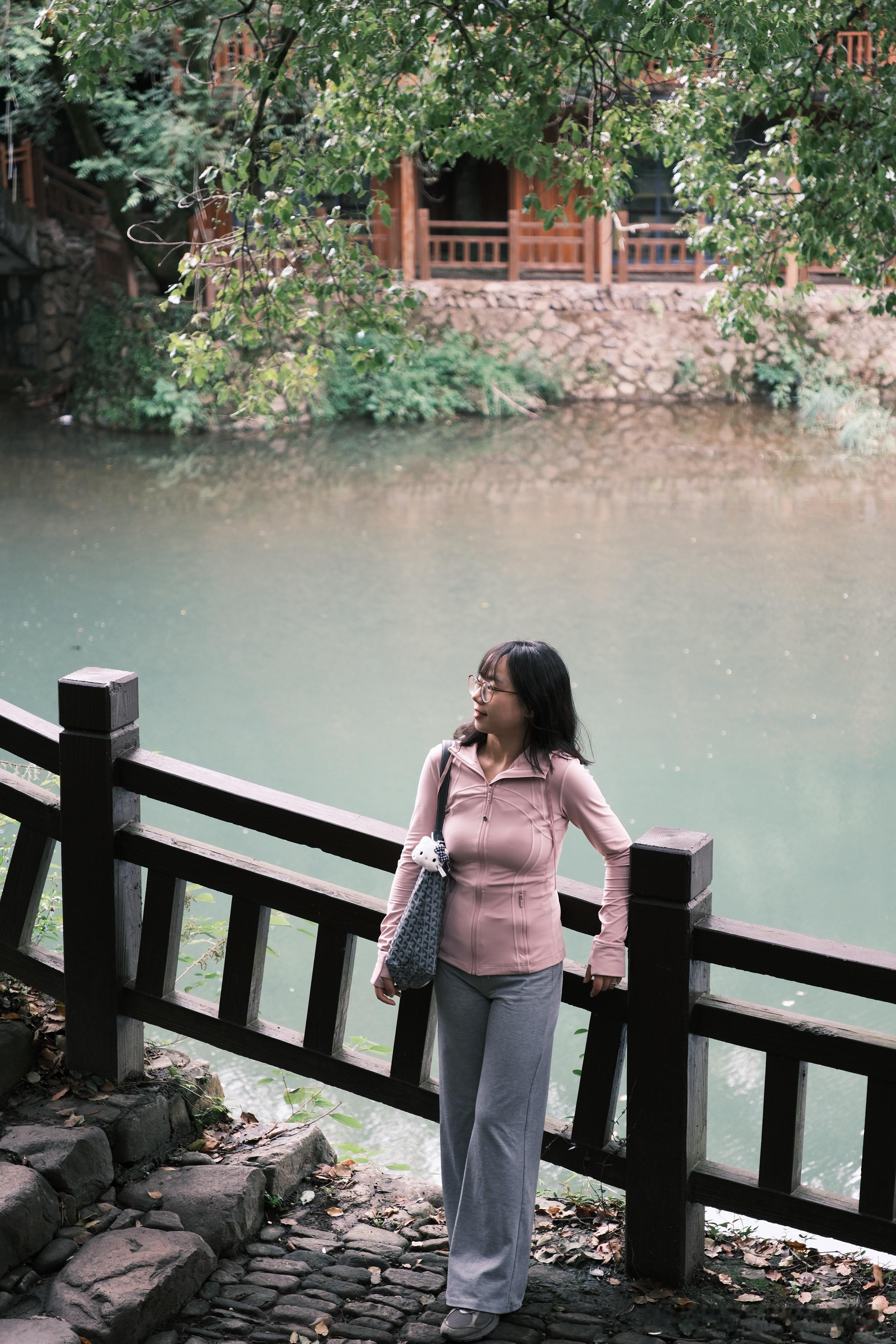 马岭古道徒步10公里
舒服的天气 移步换景 青山绿水
亲近自然 心情舒畅[兔子]
当然，依旧感谢帮我美美出片的阿强[么么哒] ​