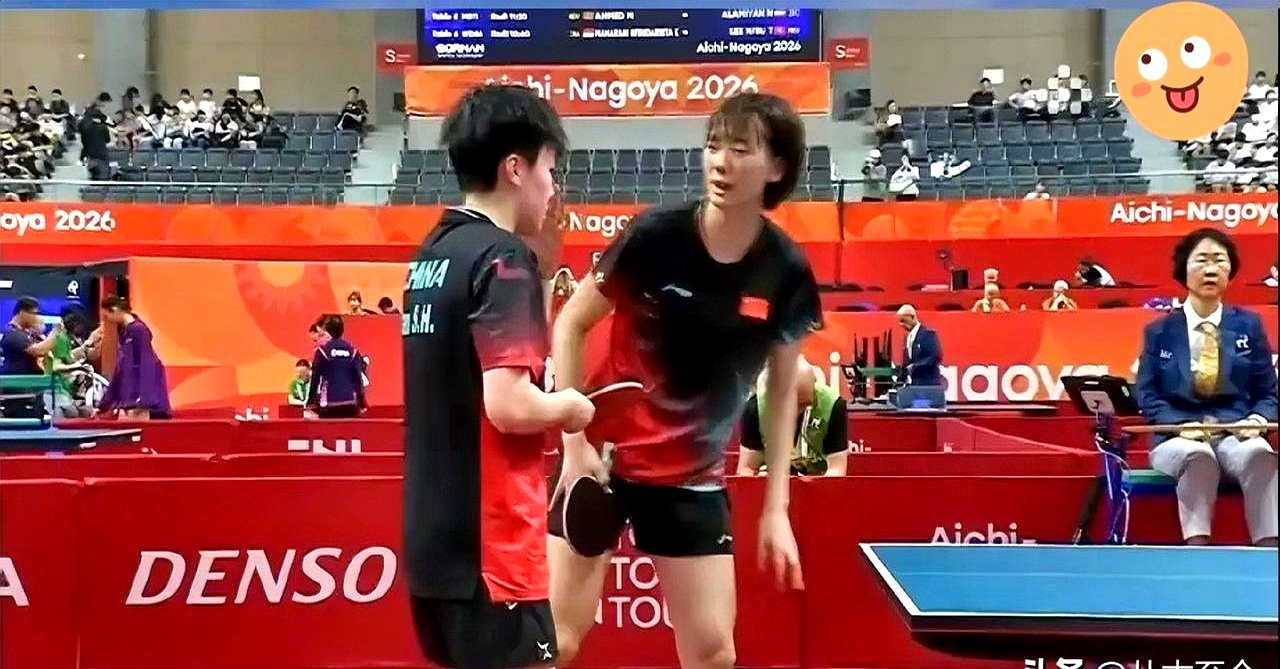 陈熠和范姝涵3:1拼下朝鲜强档金琴英、车秀英晋级女双16强，可比胜负更吸睛的是范姝涵这姑娘上场居然忘了带毛巾
 

整整四局比赛，一滴汗也没擦，就这么硬生生扛下来了
 

局间休息陈熠擦汗的时候，她就戳在旁边抓紧每分每秒跟搭档商量战术
 

不少网友打趣说她性子太干脆，硬是一点都不矫情
 

虽然是