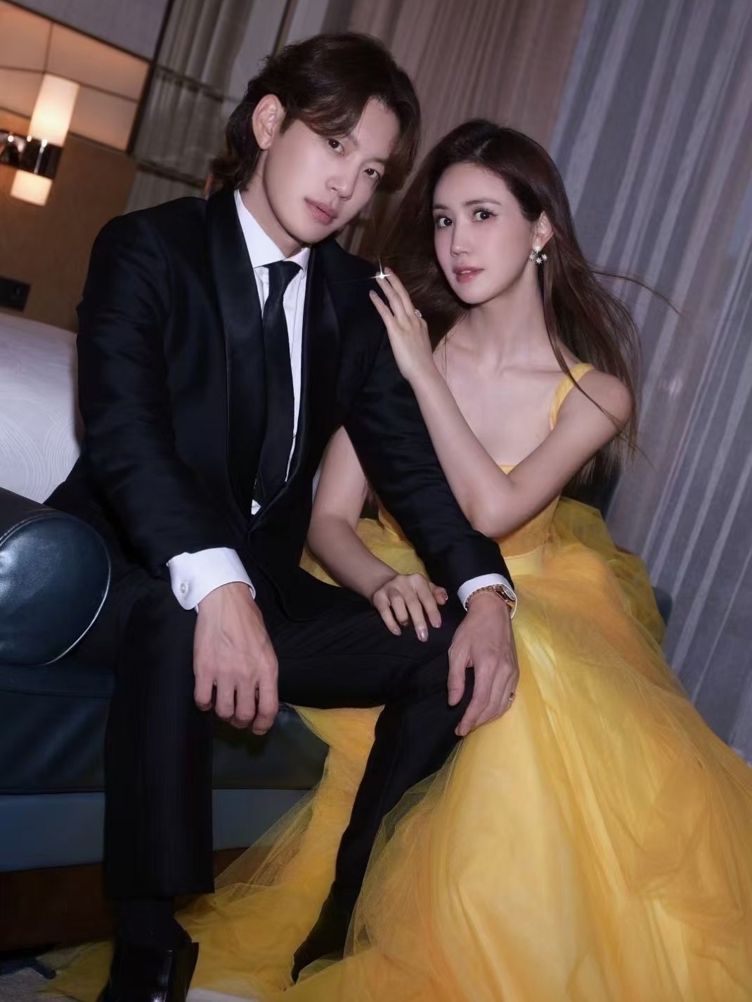 #李多海简直是我的女孩走向现实了##婚姻# 
周幼琳居然真的照进现实了！时隔20年，李多海不仅和老公SE7EN在上海定居，还开启了搞笑互怼的婚后日常，简直就是一部真人婚后番外篇！更让人感动的是，42岁的她终于迎来了自己的小公主。当年那个古灵精怪的女孩，现在拥有了最安稳幸福的结局，这神仙剧本真的 ​