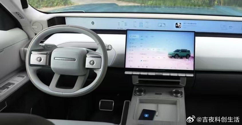 神行者8是奇瑞路虎旗下的FREELANDER，外观由路虎前设计师设计，车长5.1米，提供大五座和大六座两个版本，一大家人出行更轻松。#越野车[超话]##越野车# ​