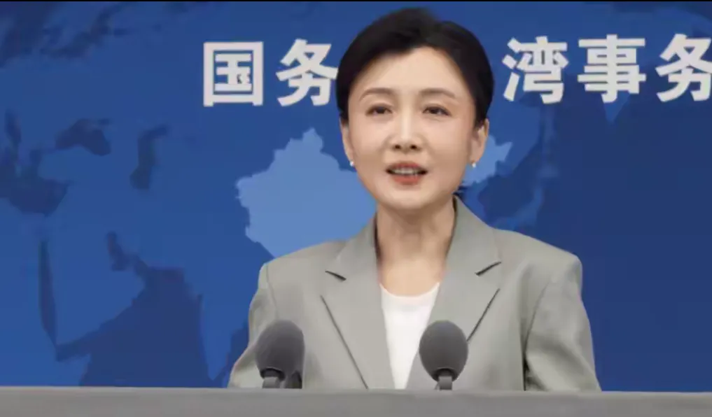 美战机即将抵台，国台办及时发声，郑丽文表态耐人寻味
 
台海局势又迎来新的节点，有消息传出美制战机计划运抵台湾，在这一关键时间窗口，国台办及时公开发声，亮明大陆立场，释放出强烈信号。
 
外部势力不断对台军售，本质就是拿台湾当做棋子，不断拱火台海紧张局势，企图以台制华。军售看似是给岛内增加所谓防御能