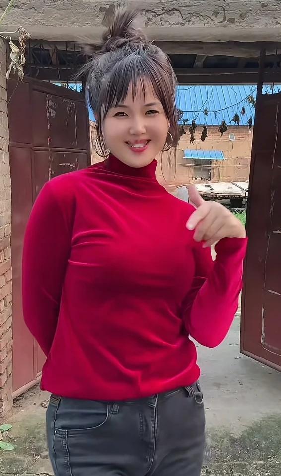 看到“红衣少女”这几个字，我的脑海里瞬间浮现出一幅画面：一个穿着红衣的...