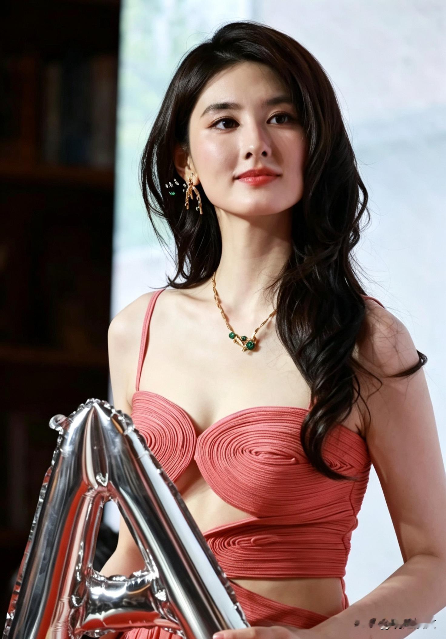 娱乐圈终于出了个可怕的演员，那就是韩沛颖，不是她长相惊为天人
娱乐圈终于出了个引发全网热议的新人，那就是韩沛颖，争议无关演技与长相。
多数参与讨论的网友骂她性格幼稚、不懂管控自己的情绪，差点亲手断送了属于自己的演艺前途，但是很少有人愿意沉下心来，看看这件事背后藏着的行业真相，而这才是事件最值得关注的