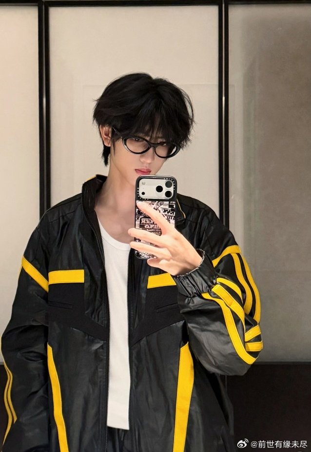 #张桂源[超话]# zgy#张桂源 双瞳凛灵恰少年# zgy#张桂源 四代全领域top# zgy#张桂源顾晨阳# 

你永远是你自己 我相信你 陪着你

​
