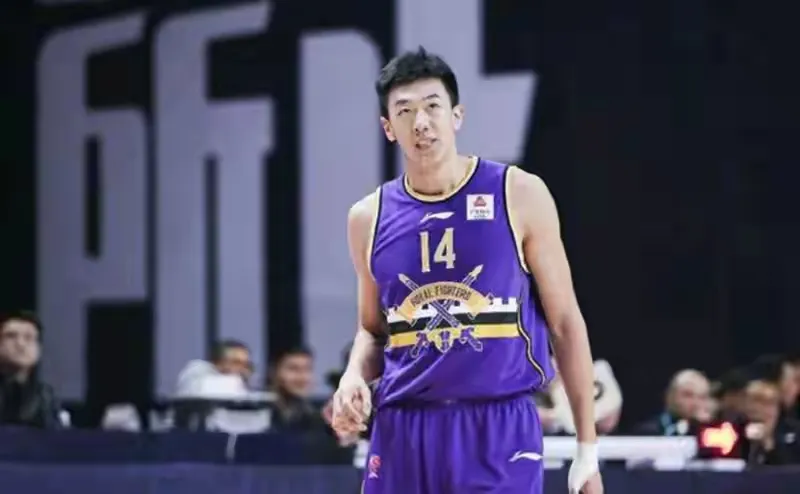 cba交易地震，陈国豪、王少杰、焦泊乔三大内线换东家，交易还未被官方证...