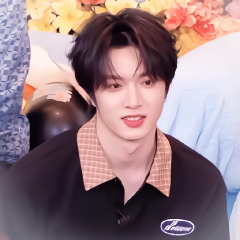 ʚ˃ ᵕ ˂ ɞ  


#时代少年团直播# ​