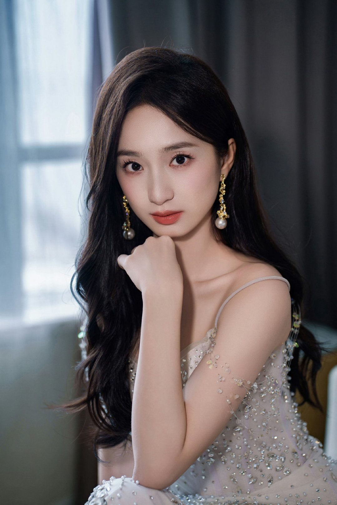 #谭盐盐[超话]##金鹰节微短剧荣誉单元# 
来 直视我👀 ​​​#谭盐盐# ​