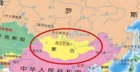 蒙古国 如果加入 北约 ，那他会不会成为第二个 乌克兰 ？就这样说吧，蒙古国上午8点加入的北约，那蒙古国大概率在上午10点就不在了。
1955年的奥地利，其实比乌克兰更适合拿来观察今天的蒙古国。当时奥地利正卡在美苏两大集团之间，最后选择的不是寻找一个更强的军事靠山，而是在恢复主权后把“永久中立”写进