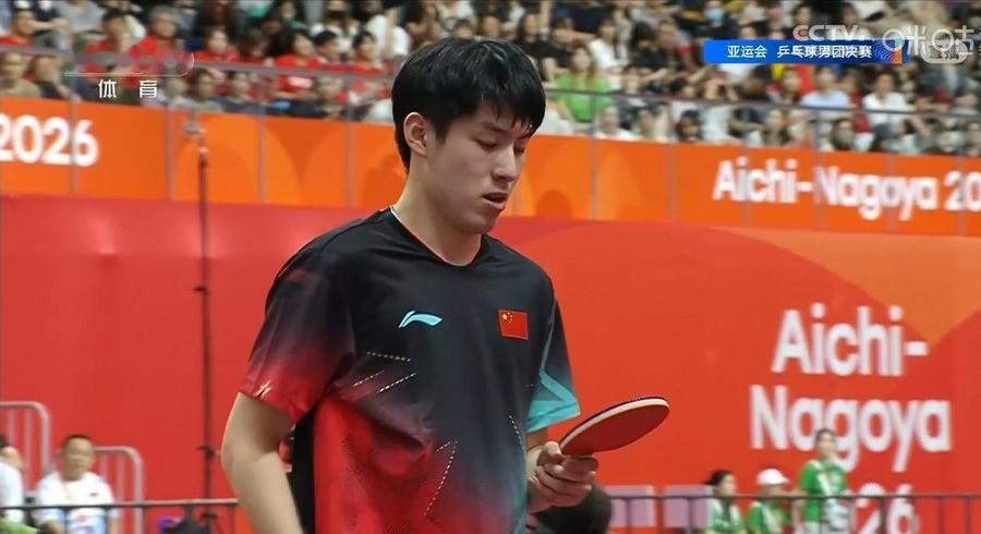 2026年10月，19岁的温瑞博男单世界排名第14位。一年前，他作为上届世青赛双冠王、U19男单世界排名第九的头号主力，在2025年世青赛团体1/4决赛中连丢两分，中国队1比3输给中国台北队，创下国乒U19男团世青赛历史最差战绩。
同一时间段，他刚在全运会拿了18岁以下组男单金牌，帮河南实现男子乒乓