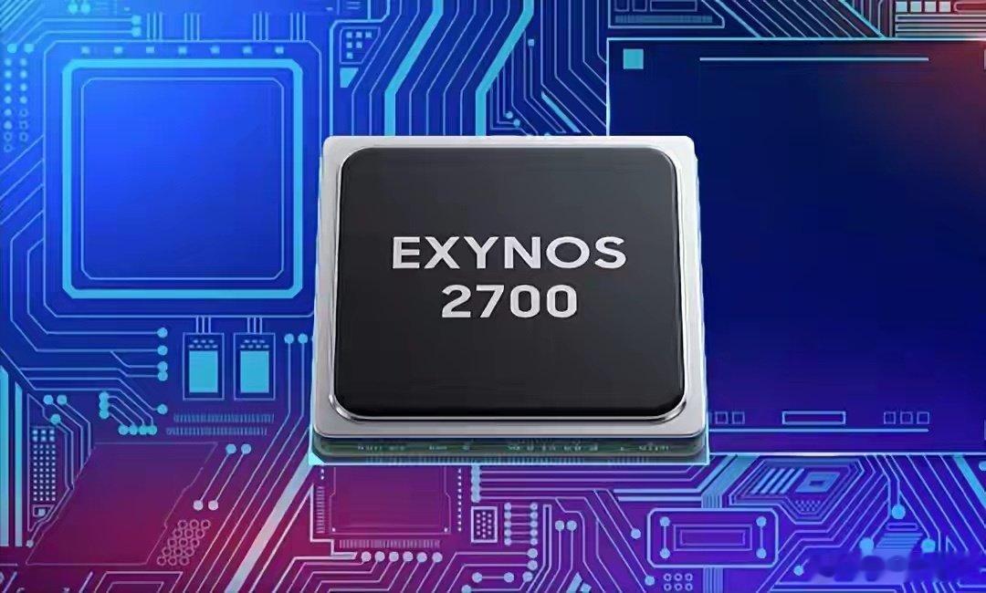 三星自研芯片传来新消息！Exynos 2700已经正式进入量产阶段，这颗芯片会搭载在Galaxy S27系列机型上，产量相比上代提升约10%。按照爆料，S27全系海外版本都有望用上这颗新芯，国行依旧大概率沿用高通定制芯片。沉寂许久的三星自研芯片，这次算是重新发力高端市场了，期待后续真机实测。#数码资讯# ​