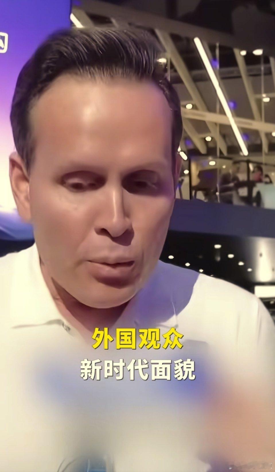 2026巴黎车展将于10月12日开幕，22家中国车企参展，数量首次超过法国（10家）和德国（7家）之和，占比达37.3%，两年翻了一倍。 一、赛道切换与产业体系优势- 换道超车：竞争重心从发动机、变速