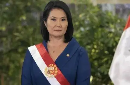 太反常！远在万里之外的秘鲁，突然跟伊朗断交，事出反常必有妖。
 
9月1日，南美洲的秘鲁直接官宣：正式和伊朗断绝外交关系。
 
很多人第一反应都是懵的：这俩国家八竿子打不着，隔了半个地球，没领土纠纷、没经济恩怨、没历史仇恨，好好的怎么突然翻脸断交？
 
秘鲁官方对外说了一堆冠冕堂皇的理由：指责伊朗搅