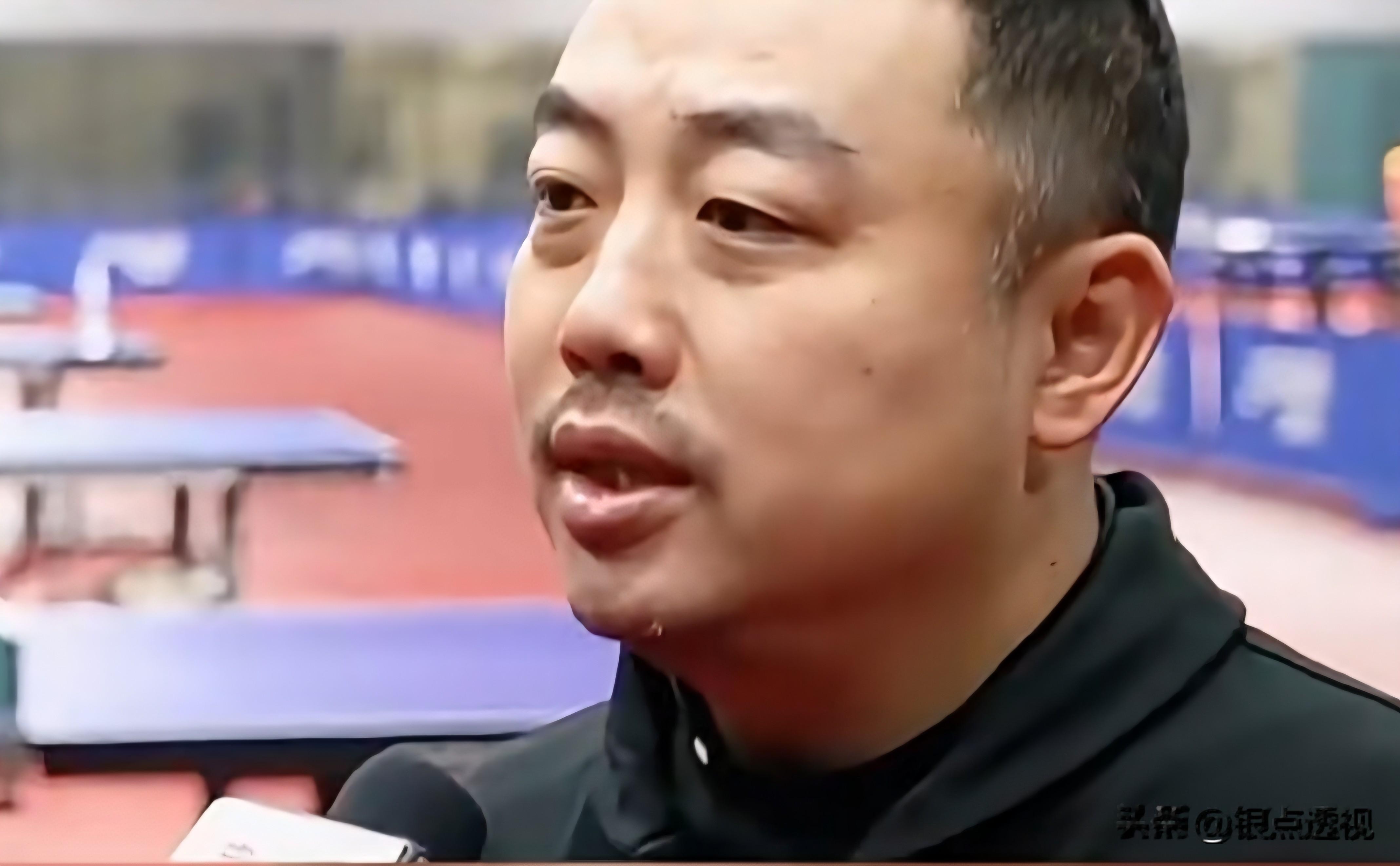 国乒“八连冠”后，没能延续夺冠！胜败乃兵家常事，更何况只是一次偶然的失利，相信国乓健儿心里也不好受，我们应该给予更多的理解！36年的今天，可以当作新的里程碑，继续攀登！

只是没想到的是，男双竟然从3-1到3-4！输给日乒，无缘会师，包揽金银。9-3被逆转实在让人意难平，为何势头正猛时，教练喊暂停，