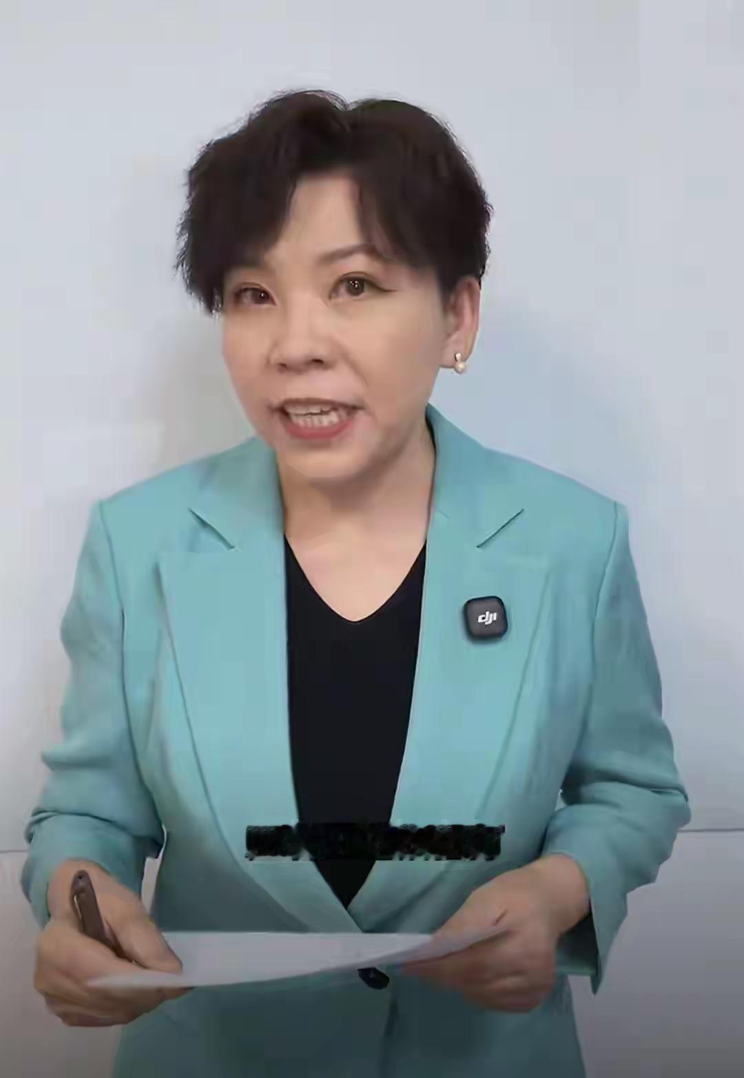 林诗栋为何能4-0王楚钦？邓亚萍不留情面说出原因，压着王楚钦打
 
亚运会乒乓球男单决赛，林诗栋以4比0横扫王楚钦拿下金牌，比分11:5、11:8、13:11、11:5，整场比赛仅用时32分钟。这个结果出乎所有人预料，赛后乒坛名宿邓亚萍直言，原本以为决赛会打得胶着激烈，没想到林诗栋一局一局压着王楚钦