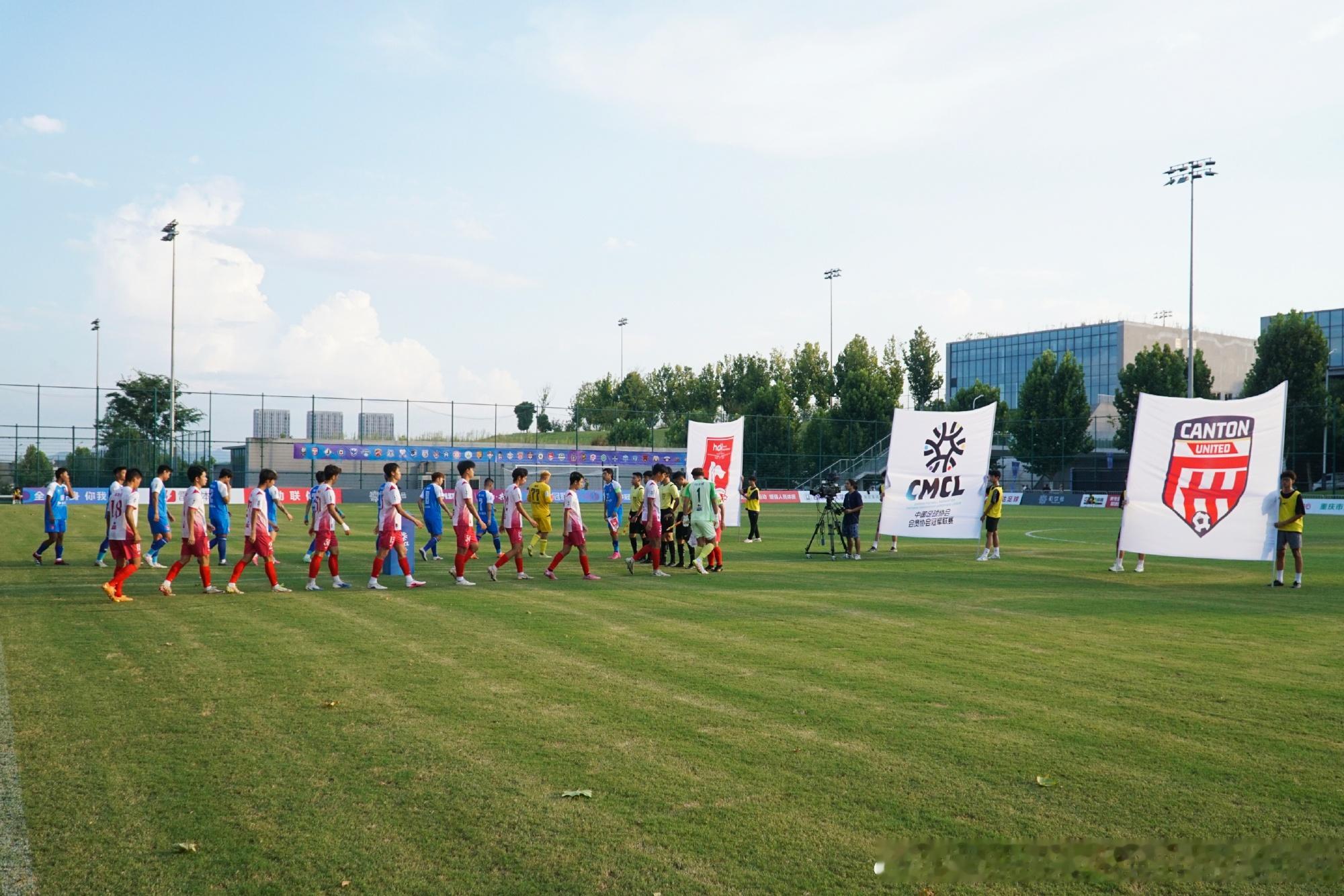 待续的终章，不灭的热血  7月16日，重庆龙兴足球场外场，40℃的高温...