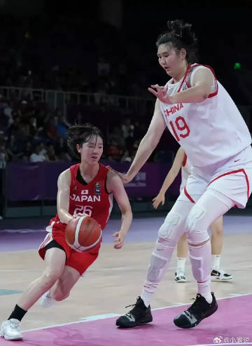张子宇这姑娘，最近快成中国女篮的 “话题中心” 了。<br /><br...