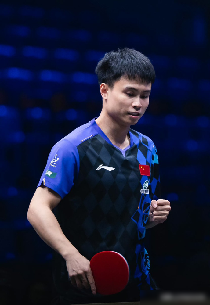 WTT澳门站，男单签表公布，国乒3大虎将签运如下
1、陈垣宇，上签
处于下半区，首轮对手阿萨尔，晋级八强之路，存在一定难度，但只要打出自己的水平，稳扎稳打，过关不成问题。
2、黄友政，中签
同样被分在下半区，首轮迎战美国选手贾哈。贾哈具备一定冲击力，黄友政必须在前三板就建立优势，不能给对手起