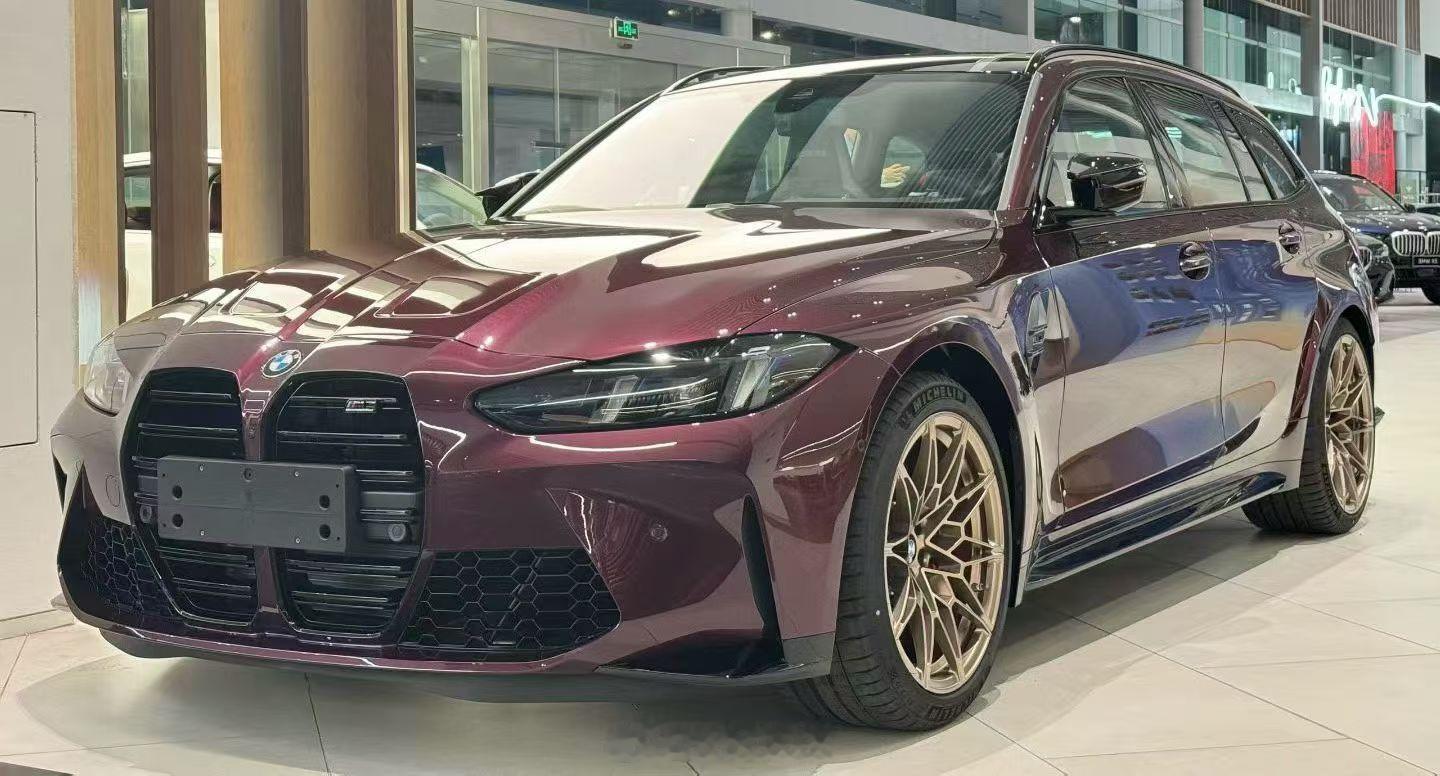 G81 M3 Touring旅行  
四十周年纪念版 

这个颜色叫野莓红[色][色][色]

#大v聊车##汽车文化# ​