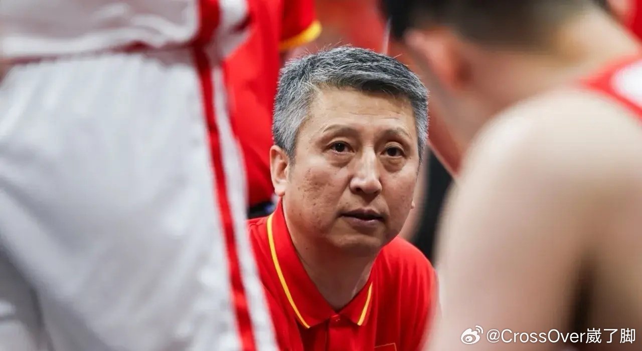 刚才让AI总结了下，近30年总（一队FIBA正式大赛）中国男篮与日本男篮一共打了18场比赛（算上今天），赢了14场，只输了4场，其中郭士强输了2场。。。#中国男篮vs日本男篮##中国男篮惨败日本男篮# ​​​​