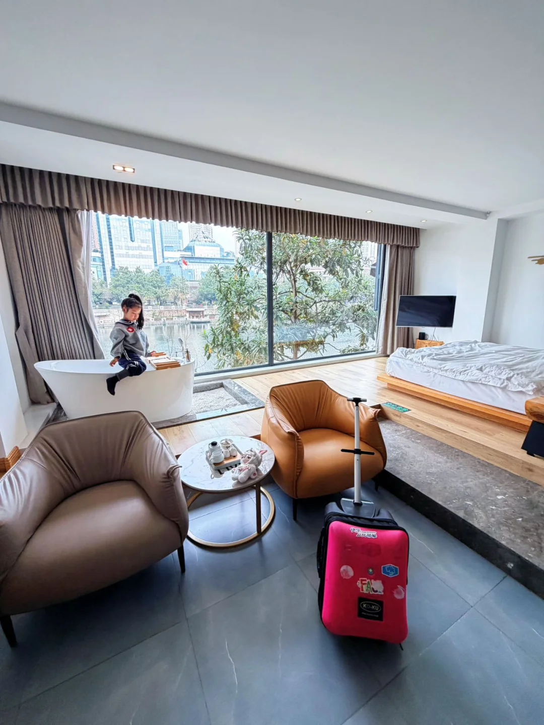 带娃入住贵阳甲秀楼旁的神仙民宿，景观💯