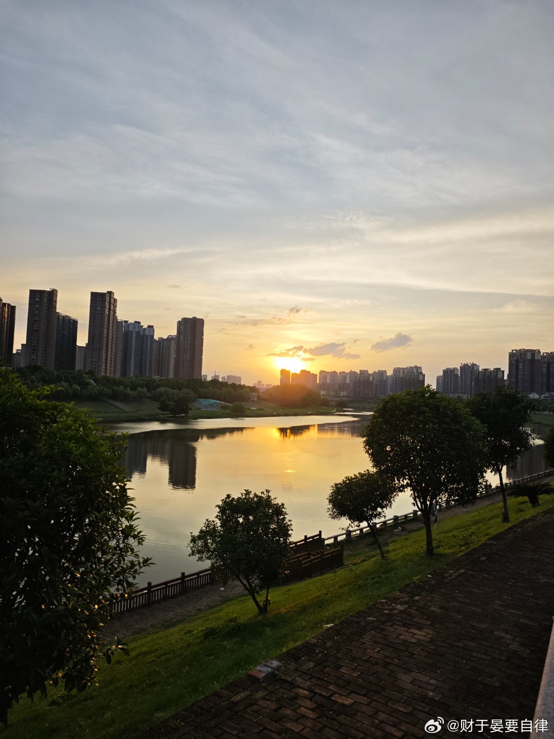 夜路走多了，总有一天会鬼上身[吃瓜] ​​​