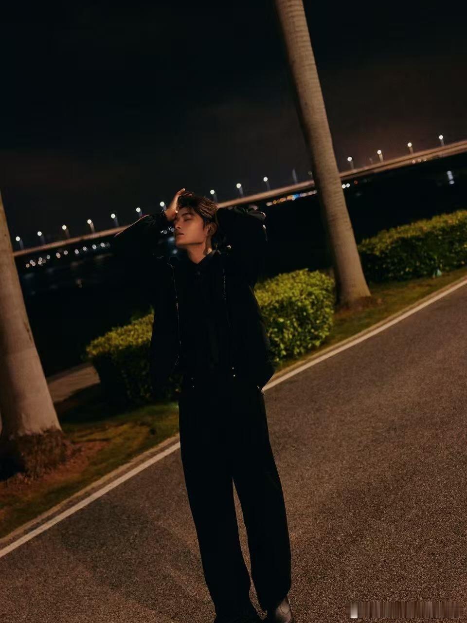 #丁禹兮[超话]##丁禹兮直播送粉丝手链# dyx #腾讯视频送丁禹兮亲手做的手机链# 

我的世界有且仅有丁禹兮。​
