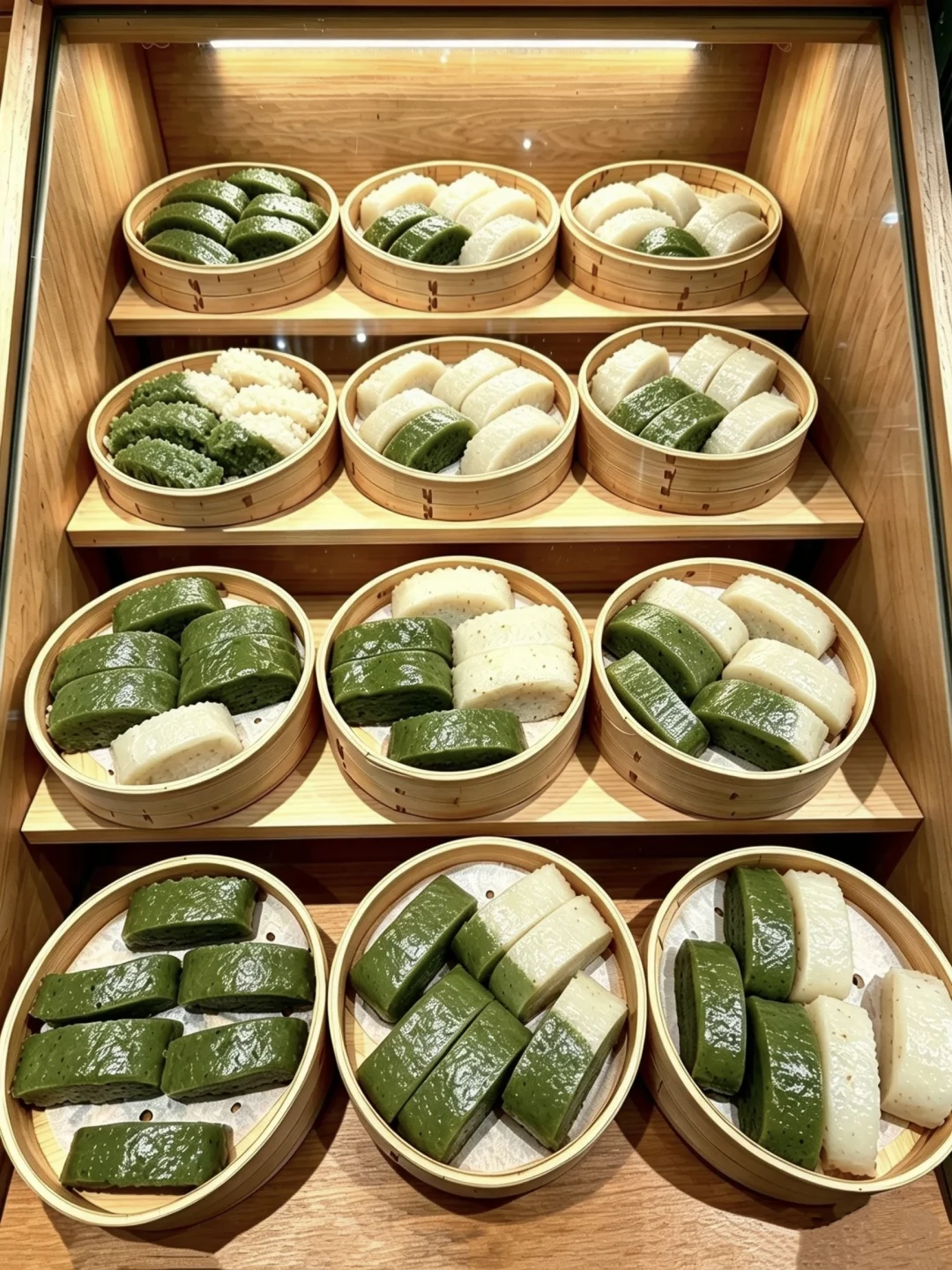 广州白鹅潭！！！吃到了！！双色年糕（18r）