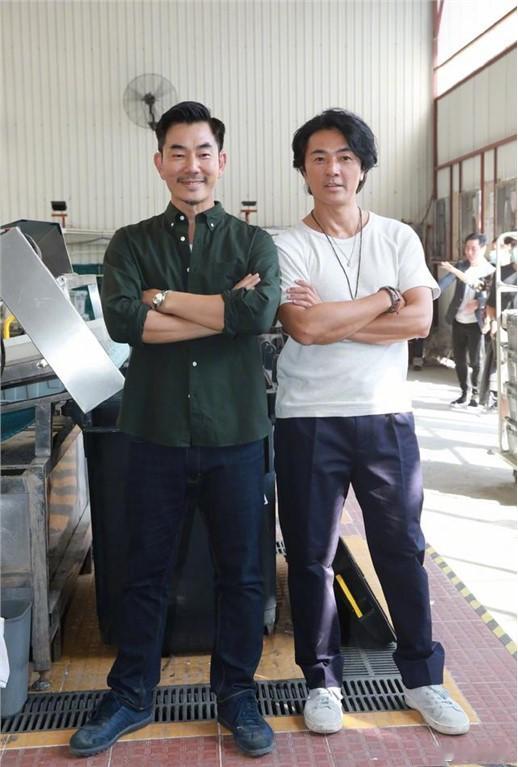 任贤齐官方身高才177实际身高174不错了，看看郑伊健还矮两公分。