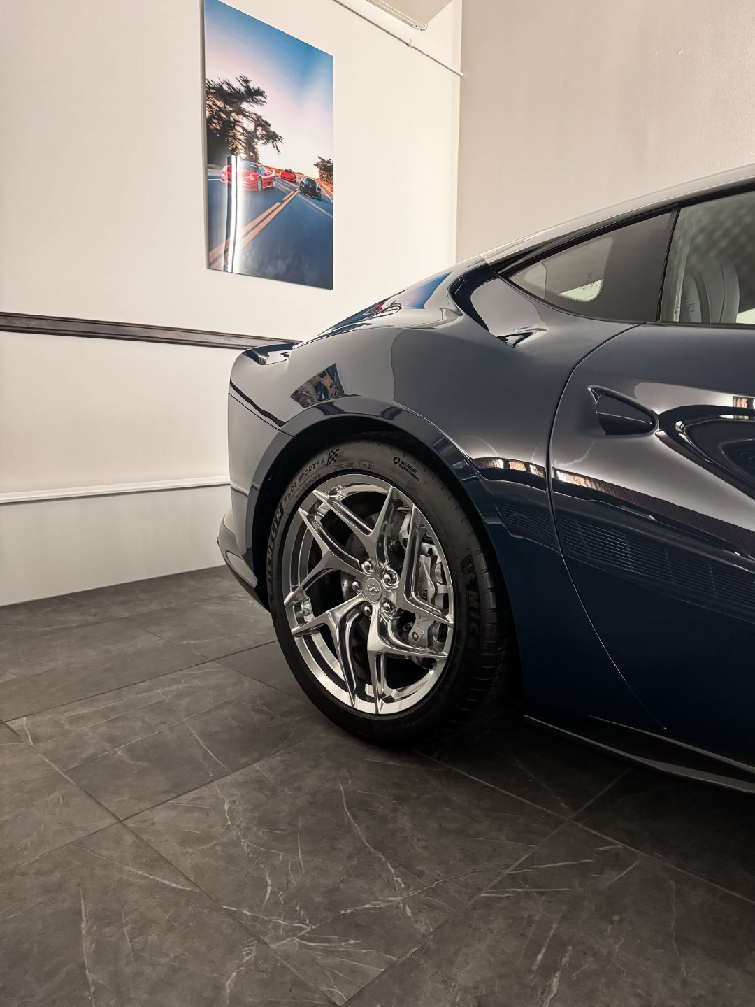 Ferrari 812 Superfast Tailor Made
油漆：Blu MV166MM-B
灵感来自法拉利166MM/53 PF Berlinetta ​