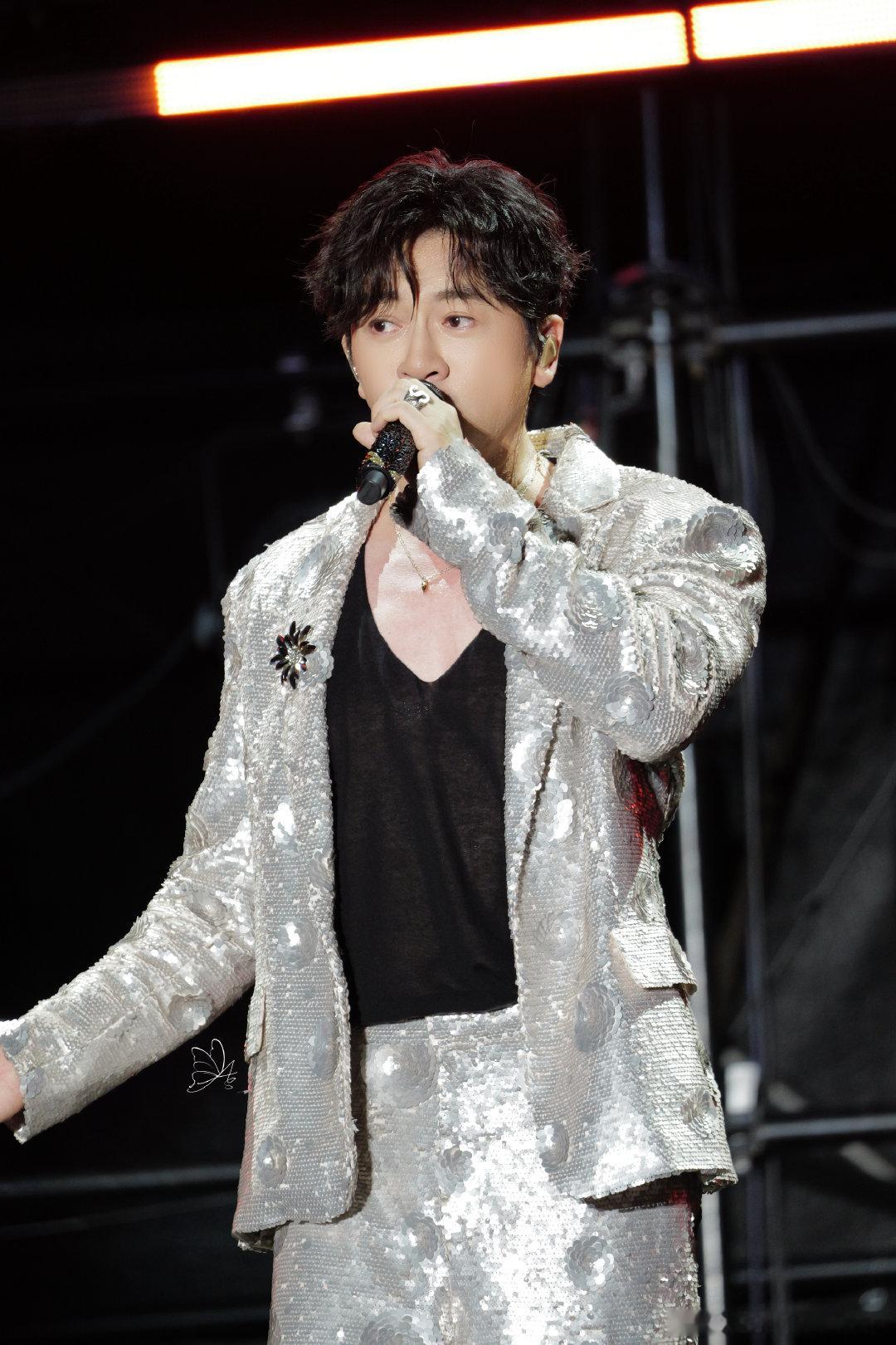 #苏有朋[超话]##就一步一步 填满你的期待# 
终于到家
水个帖
哥，晚安💤⭐️🌙 ​