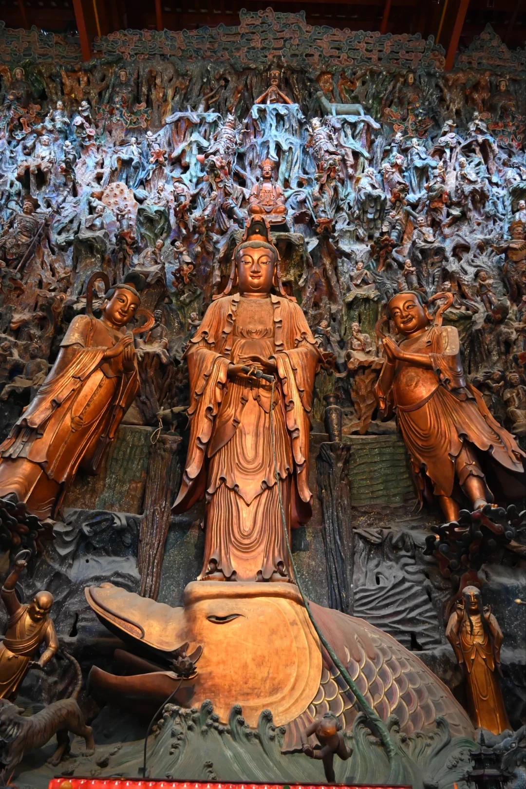 请在灵隐寺大雄宝殿后驻足片刻……