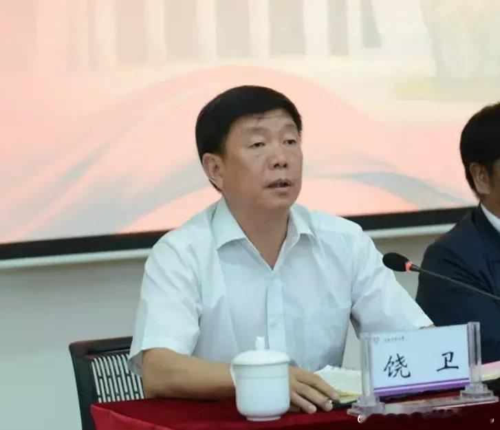日前，云南师范大学原党委书记饶卫涉嫌受贿罪一案，由云南省监察委员会调查终结，移送检察机关审查起诉。经云南省人民检察院指定管辖，由曲靖市人民检察院依法向曲靖市中级人民法院提起公诉。案件正在进一步办理中。昆明[超话] ​​​