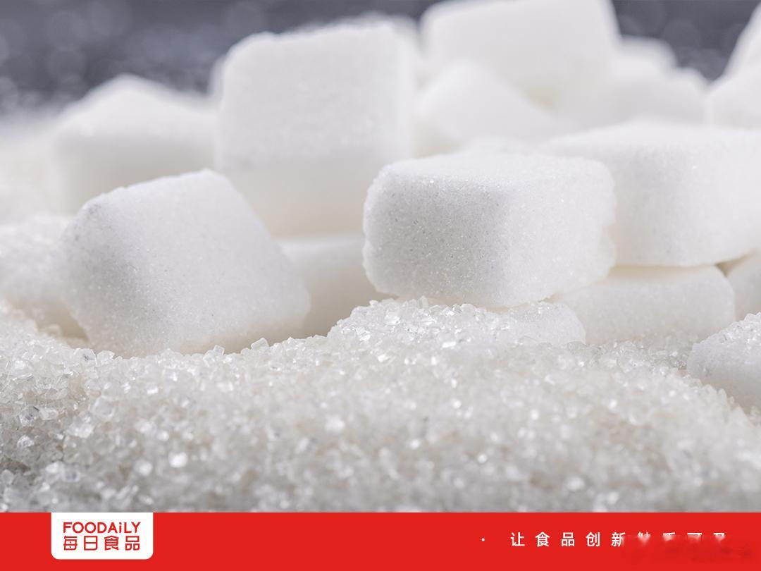 🔻62万的车狂降30万，落地还得掏61万。

说是降价，其实是把韭菜根都刨了一遍。

卡宴这一刀，砍的不是价，是中产的体面。

网友锐评：降完还是买不起，谢谢你让我认清自己。

🔻另一边，马竞2比1掀翻皇马。

德比从不讲道理，赢的那个才配谈足球哲学。

一个降30万，一个赢2比1，今天的快乐和存款 ​