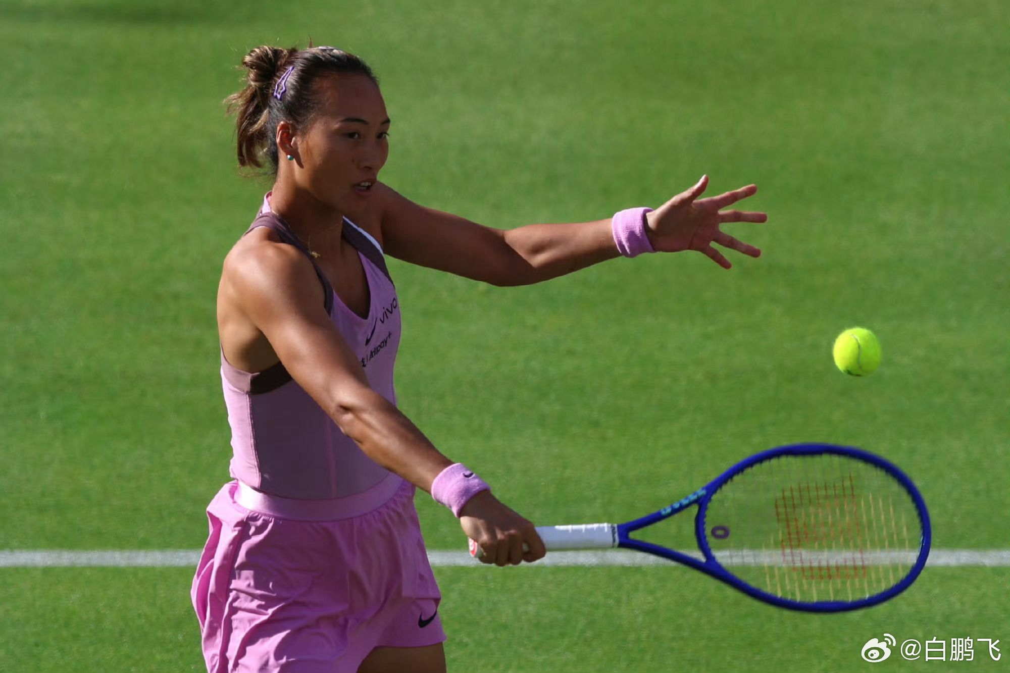 WTA500伦敦站首轮，克里斯蒂安以6-4 7-6(4)击败去年赛会四...