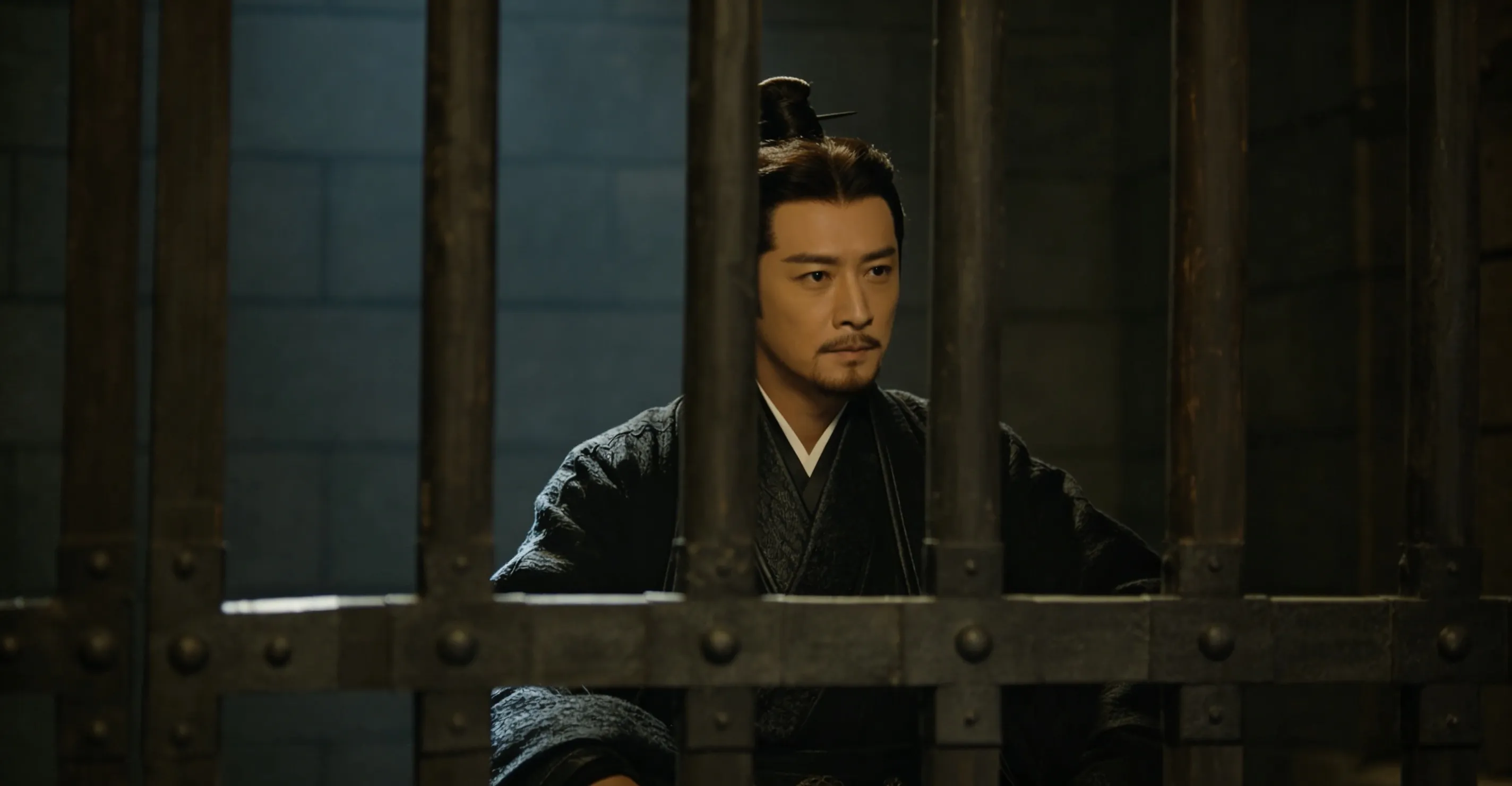 唐朝怎么对付老赖？不光能扣押财物，欠钱不还直接判刑。你以为古代欠债只是普通民事纠纷、不用坐牢？错！ 唐朝律法对付老赖极其硬核，《唐律疏议・杂律》明确记载「负债违契不偿」法条，不仅有财产强制执行，还有官方羁押、刑罚制度，比很多朝代都严格。
先给大家科普核心知识点：唐朝没有 “拘留” 这个现代名词！
对