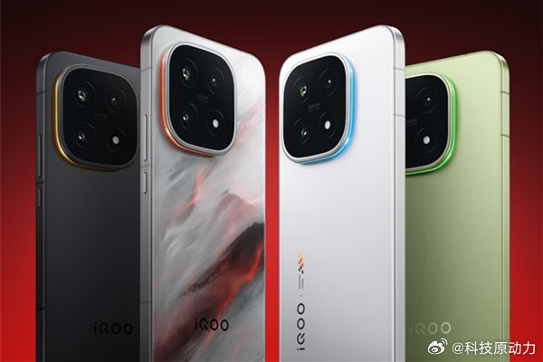 据悉，iQOO 16将首发搭载采用三星M16发光材料的2K屏，这是被称为三星史上最好的2K屏，主打“一眼通透”的视觉体验，喜欢吗？ ​​​​