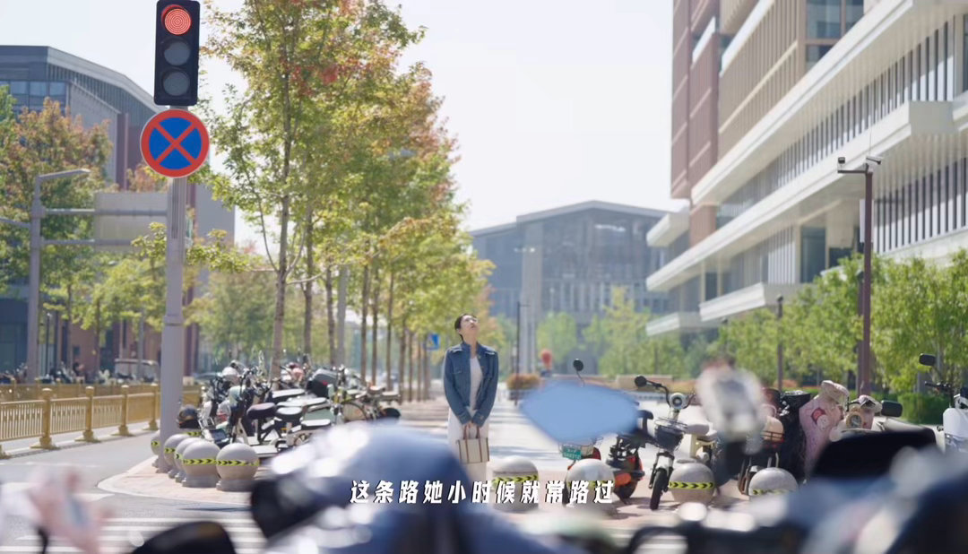 没想到pxx在雄安招人这么快，短短三个多月，员工就达到5000人，大幅提前完成年度招聘任务，同时也刷新雄安民企人才引进速度。作为当地规模最大的民营企业，人才快速汇聚雄安，不仅平台能快速成长，也能持续助力新区数字经济，带动本地传统产业转型升级。#拼多多雄安公司突破5000人# ​