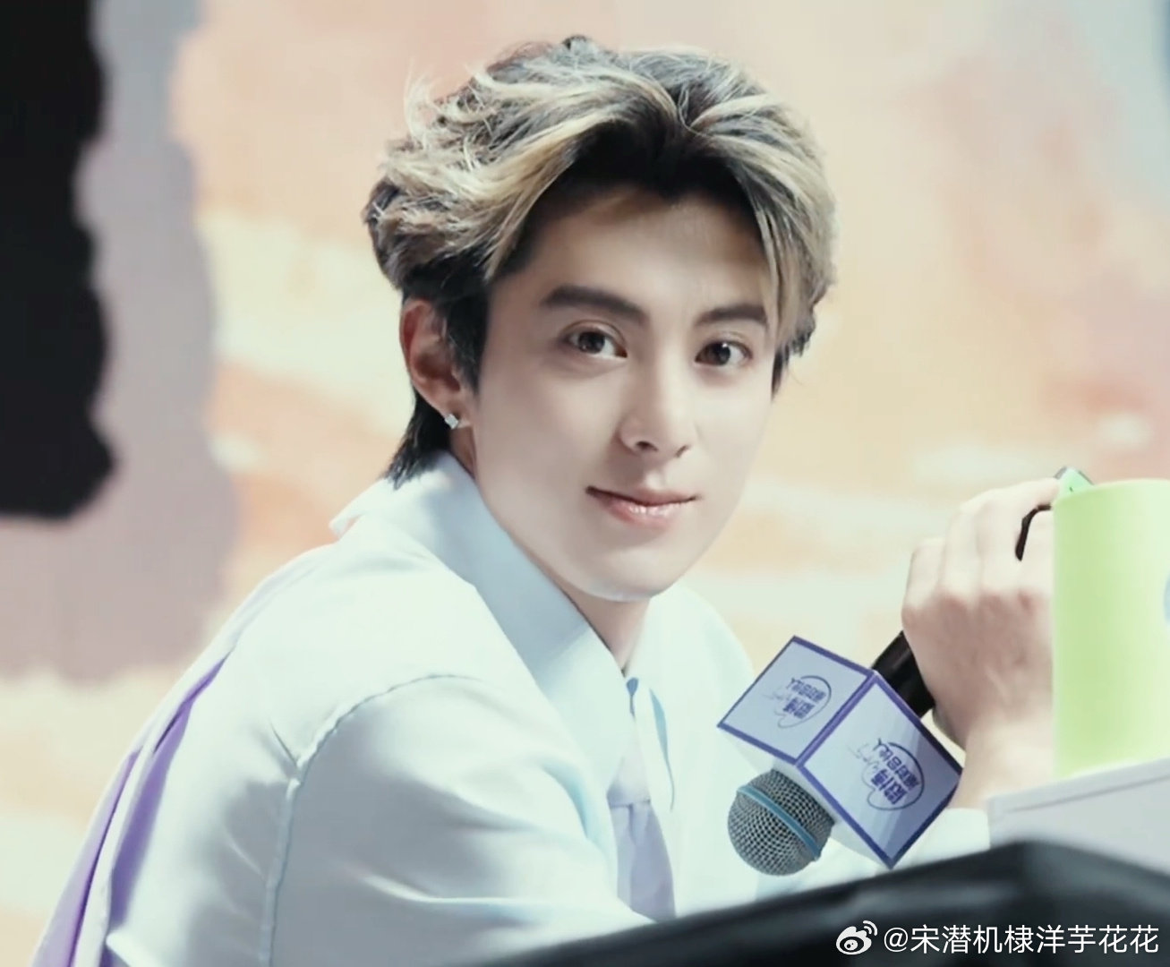 #王鹤棣[超话]#  ｜#王鹤棣谢景行#whd#王鹤棣将门独后#｜#王鹤棣#

🆔💜王鹤棣，何其有幸，能够隔着人海，遥遥仰望一份独有的美好。| ​