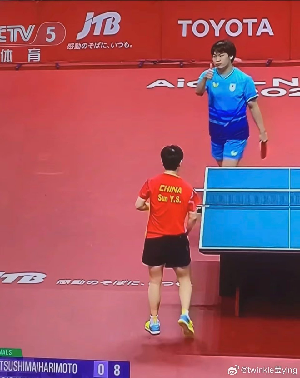 #松岛辉空向孙颖莎竖大拇指#莎莎给的落点让他很难受，被拿捏了 ​