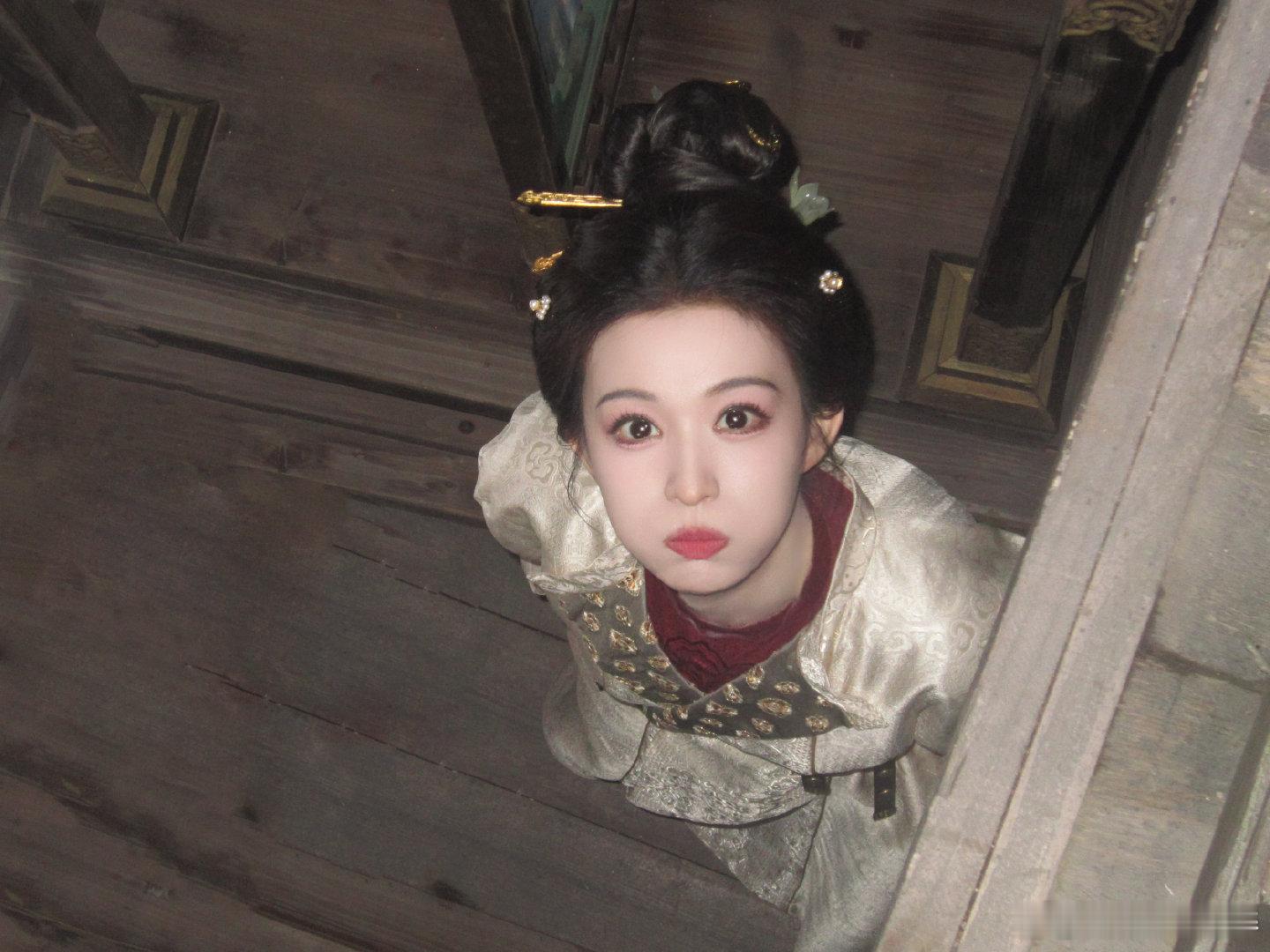 #王楚然[超话]#   wcr#王楚然这一秒过火# wcr#全世界最好的王楚然# 
愿前路繁花相伴，星辰为引，所行皆坦荡，所遇皆温柔。
 ′ ​