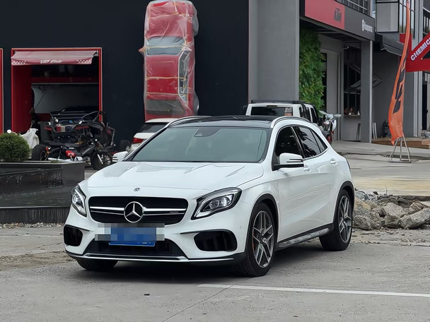 几乎接近准新，奔驰GLA45，3万公里素车原漆