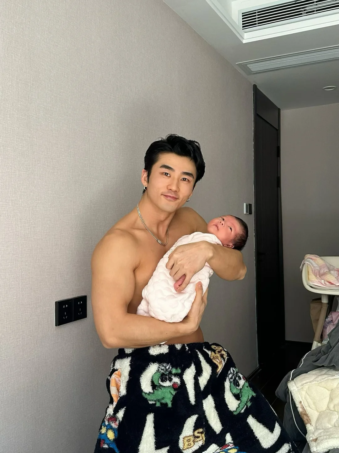 从前撸铁，现在撸娃👶