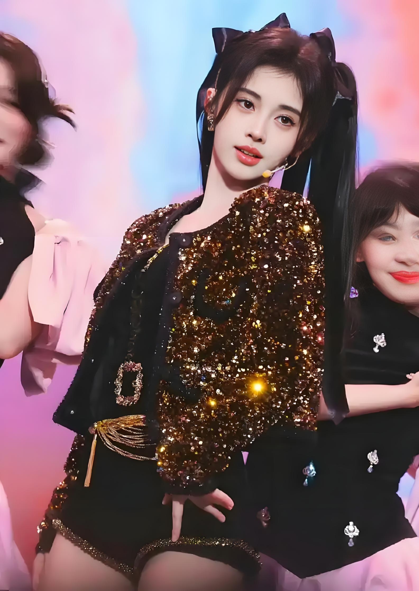 双马尾鞠婧祎，充分说明了鞠婧祎可盐可甜。那些说鞠婧祎是盐系偶像的可以住...