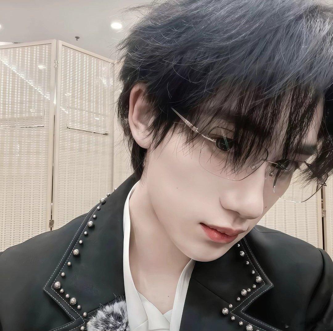 #丁程鑫[超话]# dcx#丁程鑫# dcx#丁程鑫 唯一主舞# 

没有人是木讷的树 人只对喜欢的人用心

​