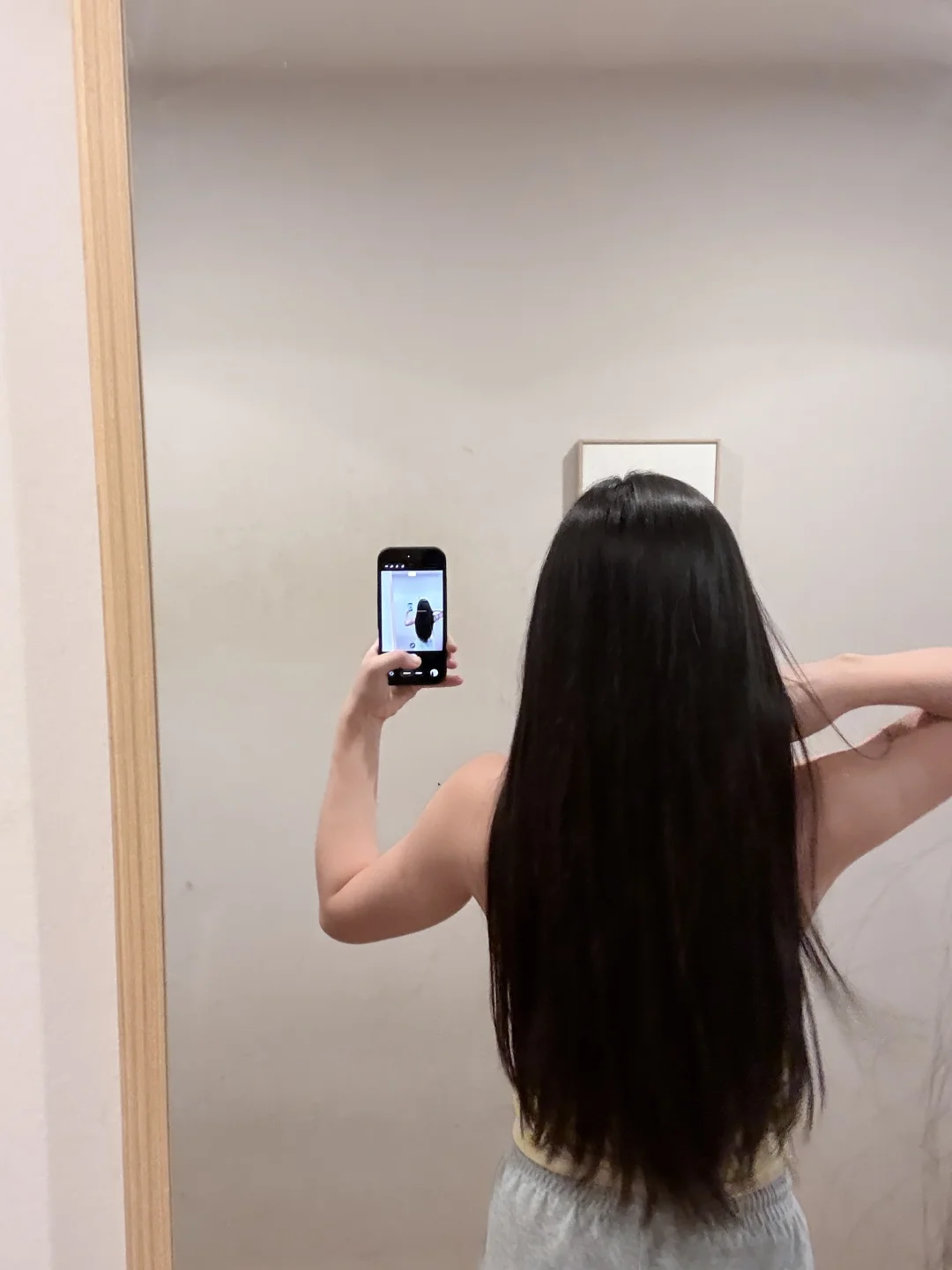 产后头发被小姐妹说像瀑布