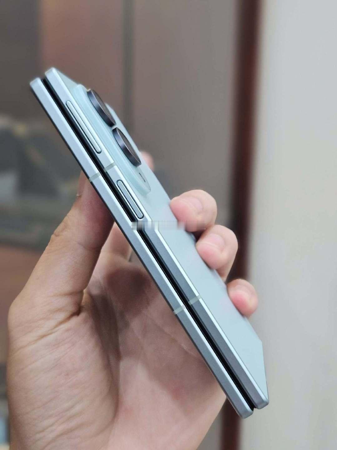 三星 Galaxy Z Fold 8 商城限定色-淡绿色 ​
