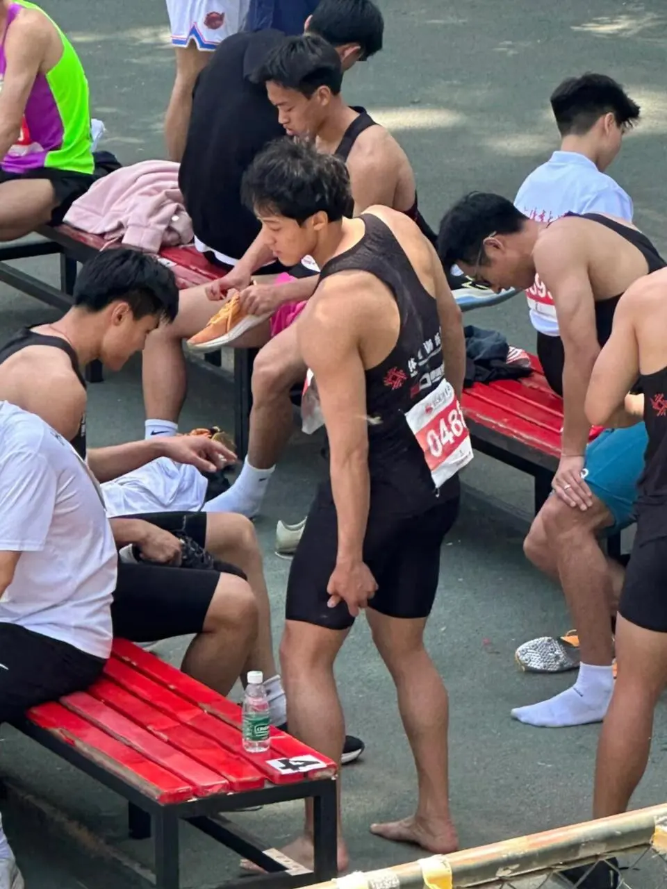 比赛间隙大家都累的不行