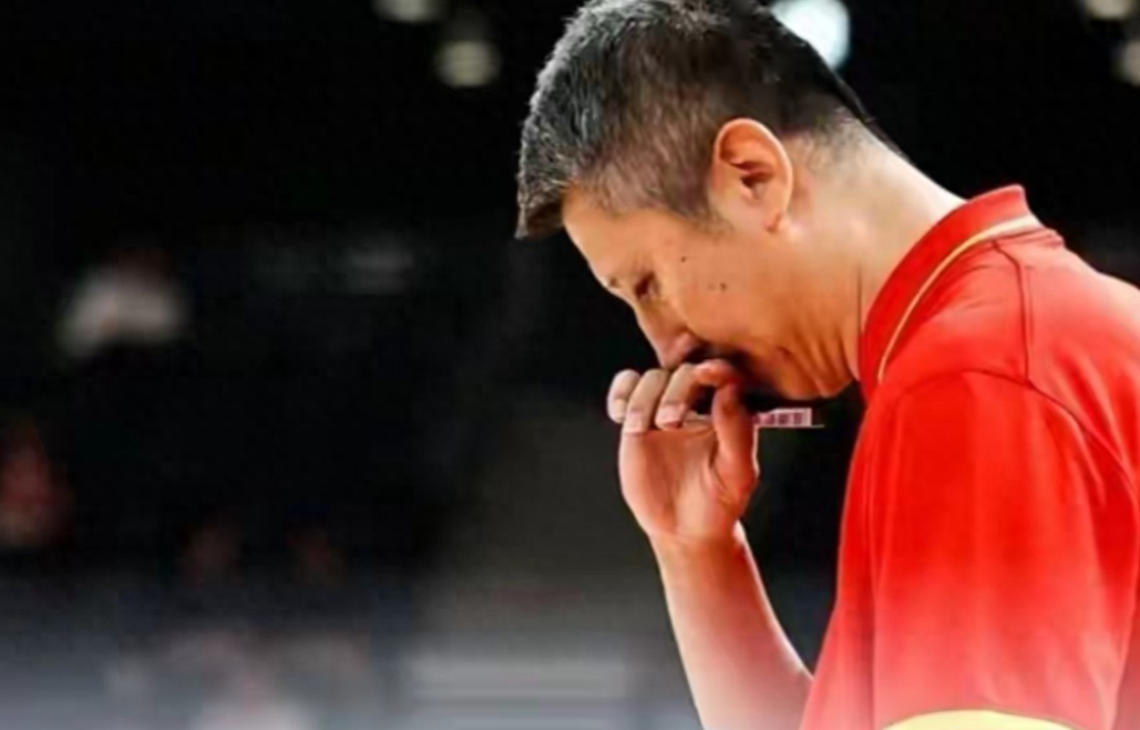 今天看到中国男篮亚运会70比79输给伊朗、仅获第四名的消息，后背有点发凉，这已经是中国男篮亚运会队史第二差的成绩了。

9月20日名古屋的铜牌战数据摆出来更扎心：中国队三分命中率33%比伊朗低12个百分点，全场16次失误被对手抢了12次抢断，前场篮板7比13少了6个，助攻数13比21差了快一倍，两个